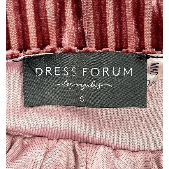 Dress Forum Spaghetti Strap Velour Burgundy Romper Small Fun Flirty Night Out - Picture 6 of 10